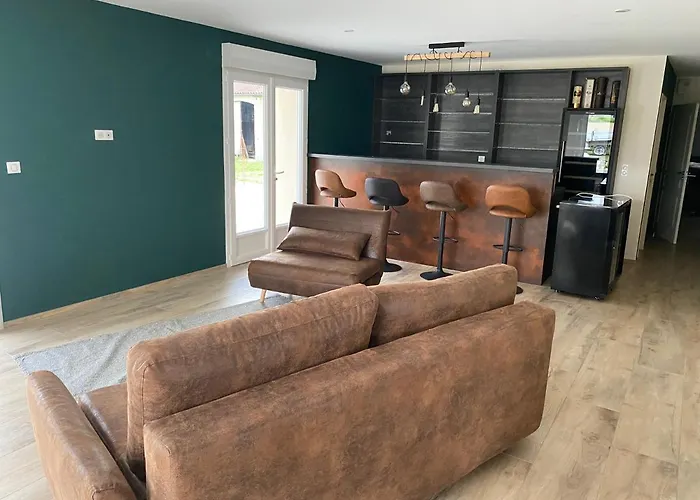 Logis Poussard Pensión 3*